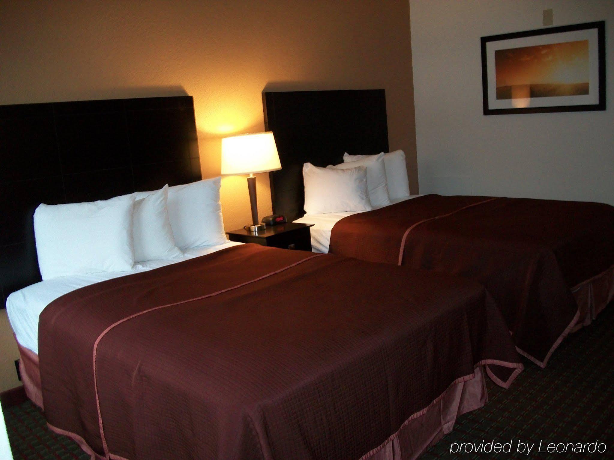 Americas Best Value Inn Romulus/Detroit Airport Exterior photo